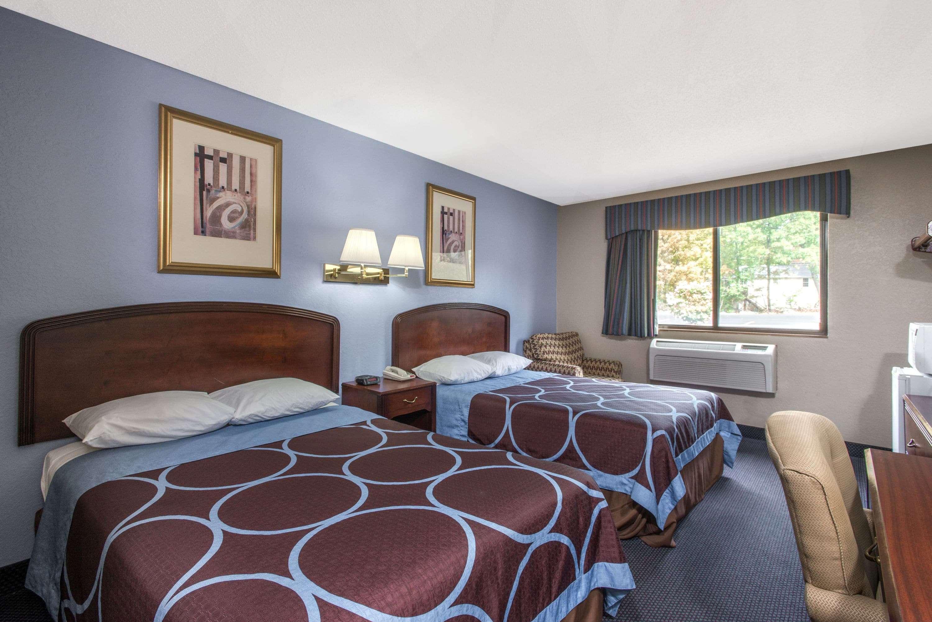 Super 8 By Wyndham Gardner Hotel Buitenkant foto