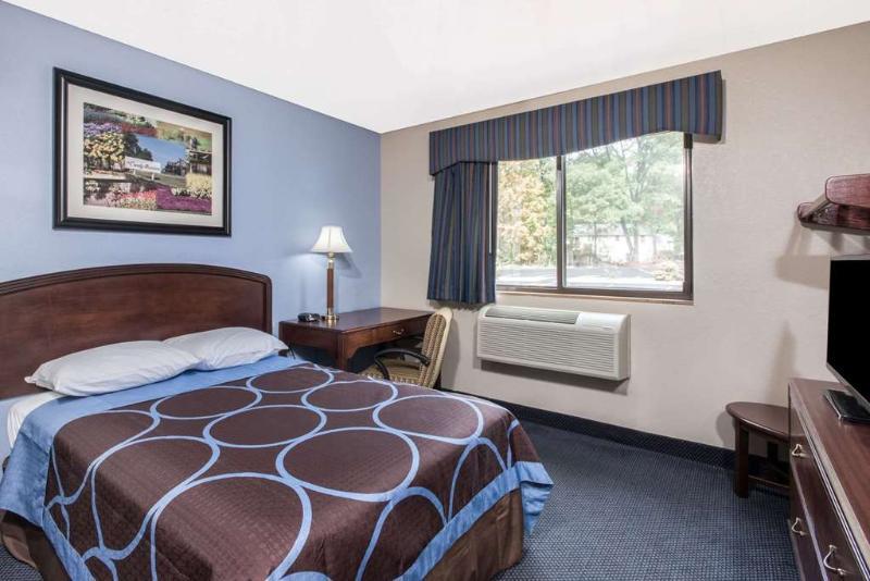 Super 8 By Wyndham Gardner Hotel Buitenkant foto
