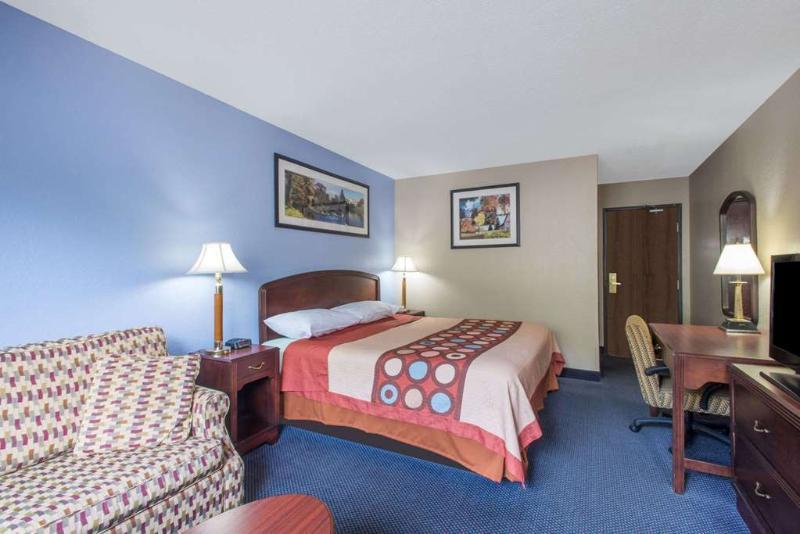 Super 8 By Wyndham Gardner Hotel Buitenkant foto